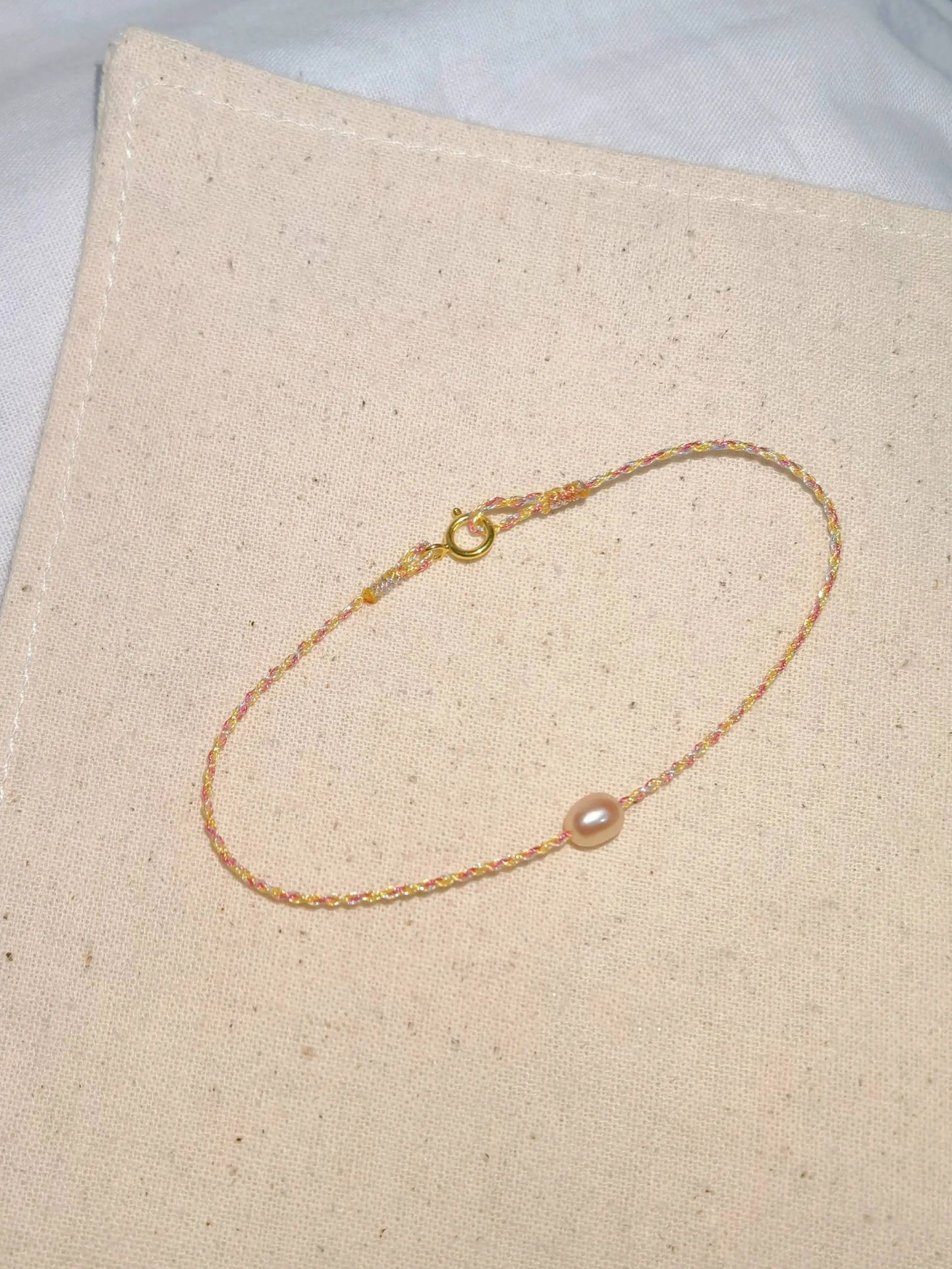 Dewlight Amber – Pearl and Shimmer Cord Bracelet