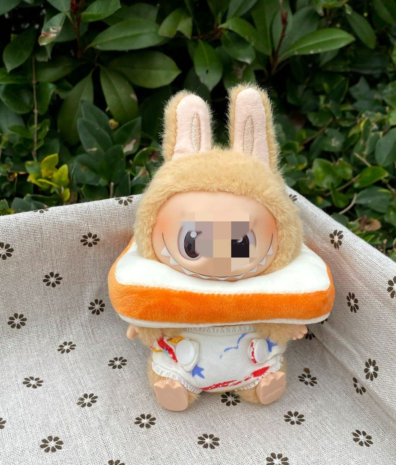 12-15cm Labubu clothes-Diaper Bloomers + Golden Toast Helmet
