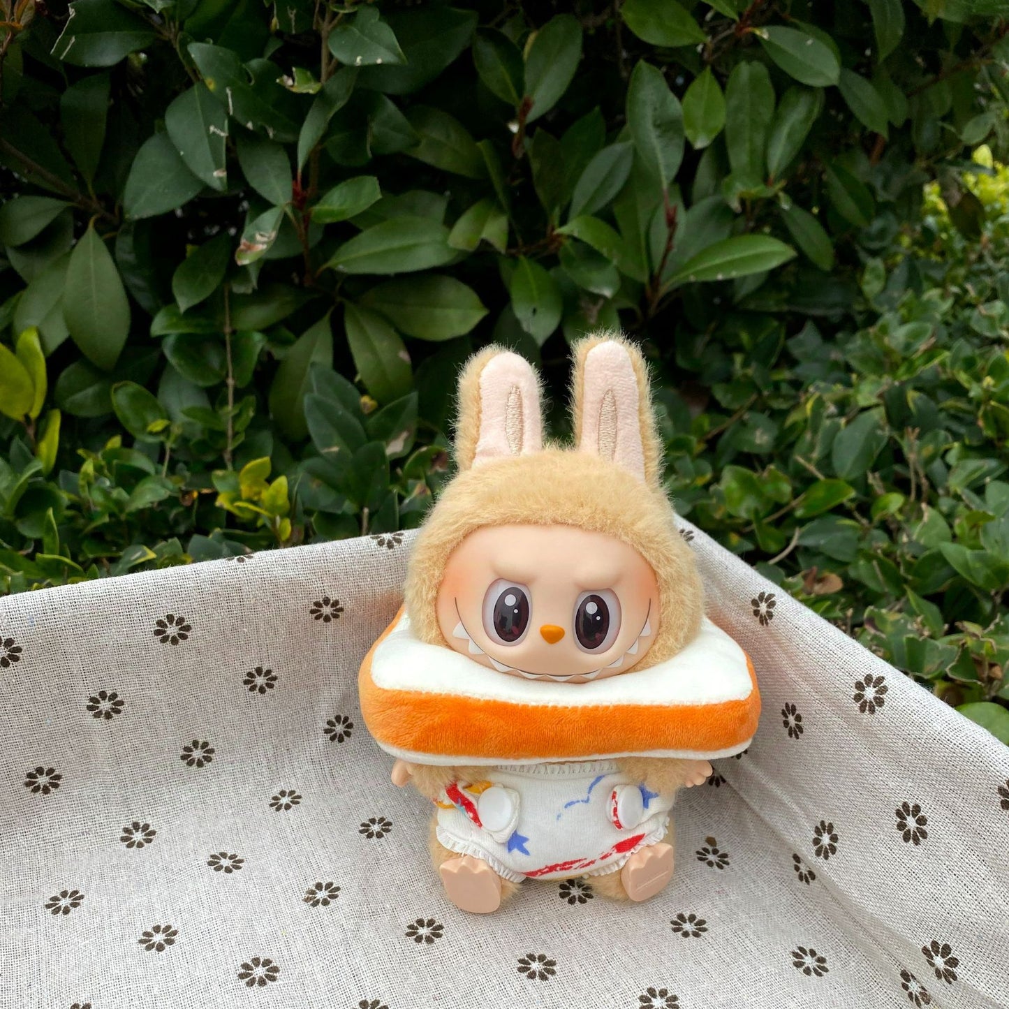 12-15cm Labubu clothes-Diaper Bloomers + Golden Toast Helmet