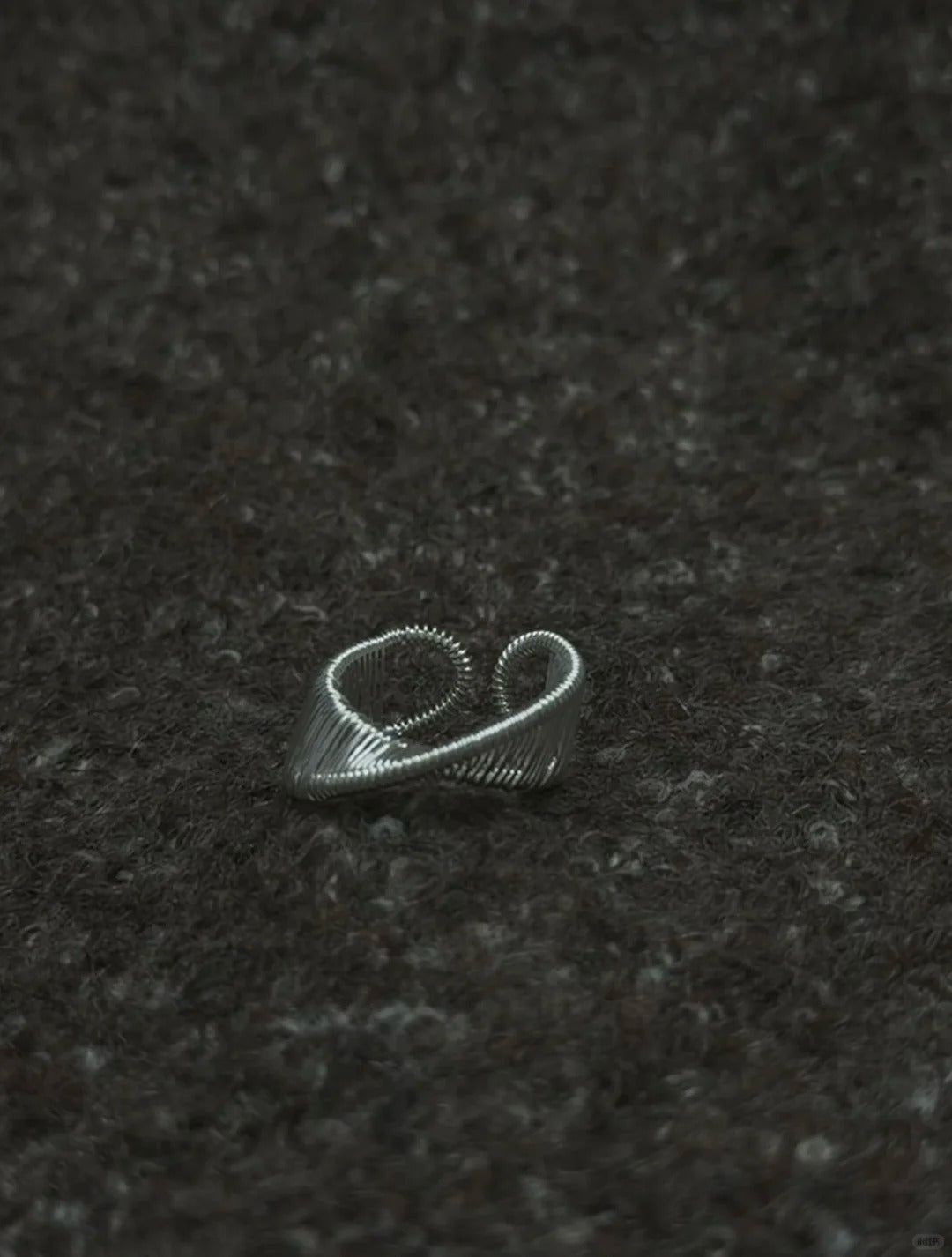 Flowing Arc Textured Ring
