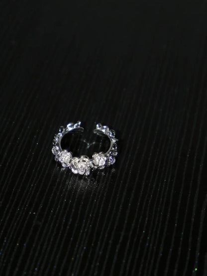 Guirlande de Pétales — Blooming Path Ring