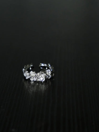 Guirlande de Pétales — Blooming Path Ring