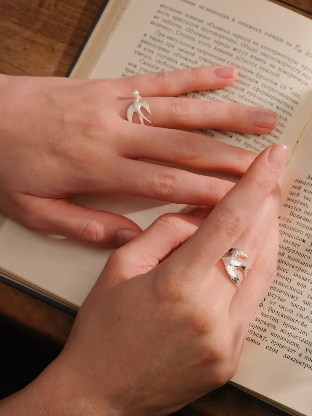 Bird in Flight – Pearl Open Ring