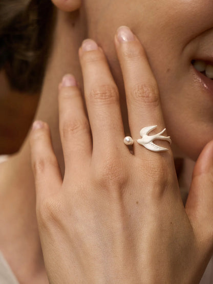 Bird in Flight – Pearl Open Ring